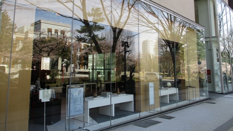 金沢能楽美術館－能装束や能面の試装体験が人気