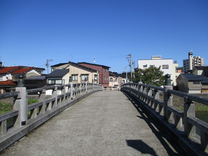 中の橋