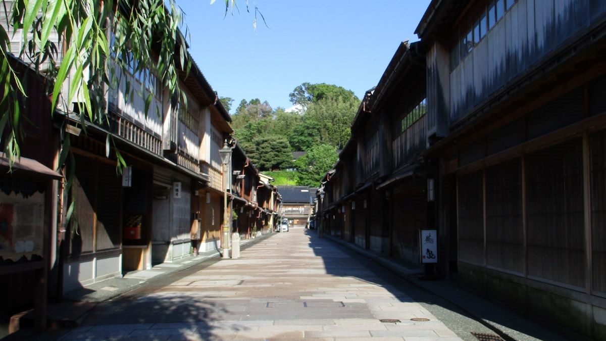 ひがし茶屋街のメインストリート