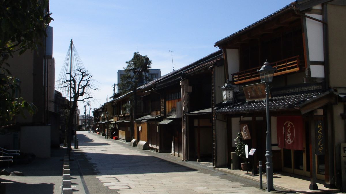 にし茶屋街の街並み