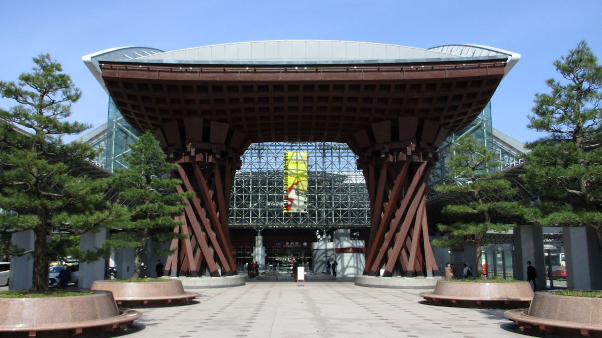 金沢駅の鼓門
